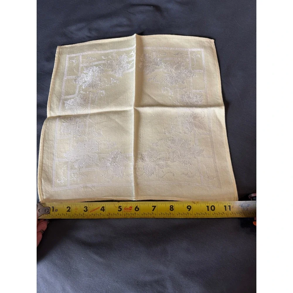 Vintage Yellow Damask Cloth Napkins Set of 4 Grape Leaf Vine Floral 11.5 Inch